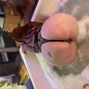 Model - Krenz tetona