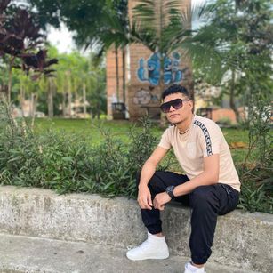 Model - ander salesak cum