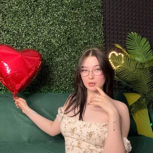 Model - Millie sweet