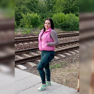 Model - Brunette FunChat