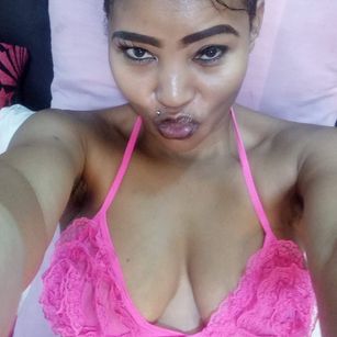 Model - Kisserholic fingering