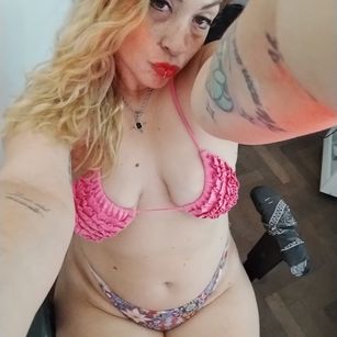 Model - Looking4sub milf