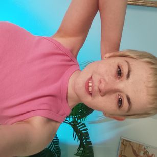 Model - Agathakisa joi