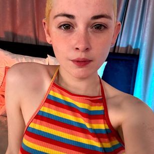 Model - Agathakisa dildo