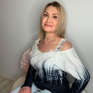 Model - Isabella pantyhose