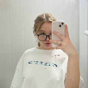 Model - Anna Shiotta Bigtits