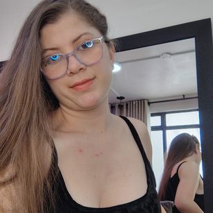 Model - Carla Norwood latina