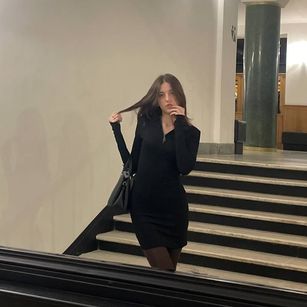 Model - Pretty Snow alone