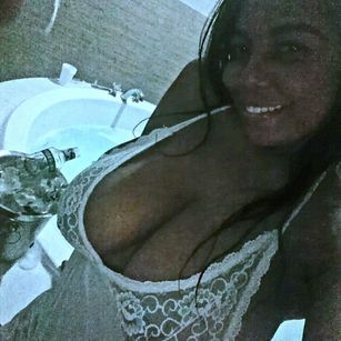 Model - carolina moreno Ebony