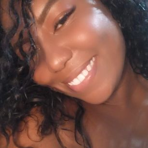 Model - carolina moreno squirt