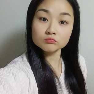 Model - Amelia3 Silkstockings