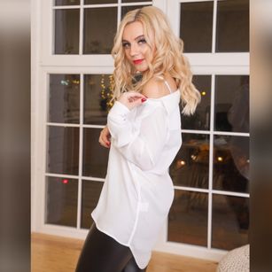 Model - QeenEliza friendly