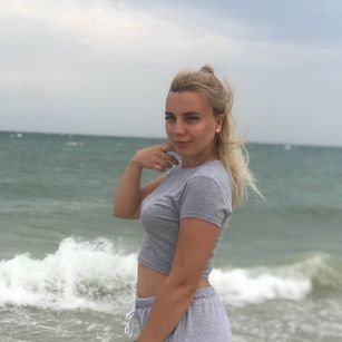 Model - QeenEliza sexy