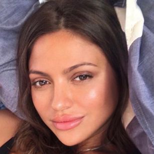 Model - AlisiaMilf bigtits