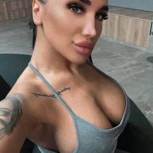 Model - Sarah Adams dildo