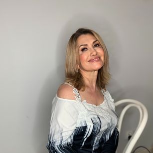 Model - Isabella tights