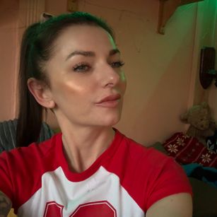 Model - GoddessBianca brunette