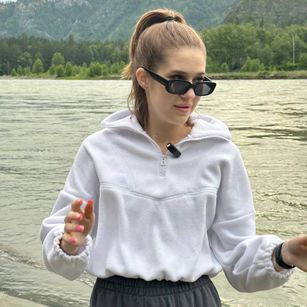 Model - Jennifer_Wadee feet