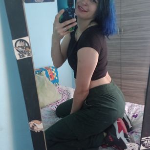 Model - nickysexxy latina