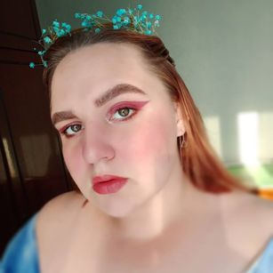 Model - Amy Hall dildo