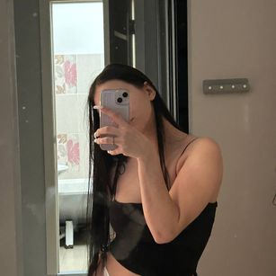 Model - emilymuw skinny