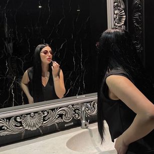 Model - Ariel bigtits