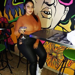 Model - KeniaRousse BLOWJOB