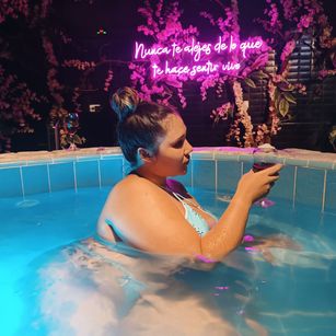 Model - KeniaRousse Greatass