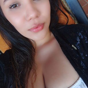 Model - KeniaRousse Curves