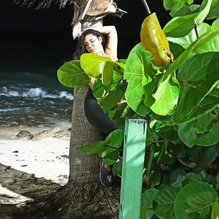 Model - KeniaRousse Curves