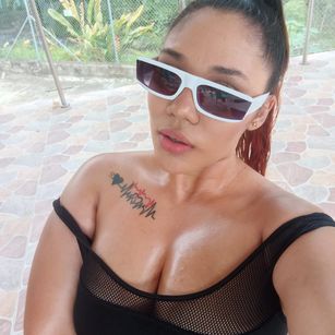 Model - KeniaRousse Hugetits