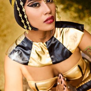 Model - AlejandraSweet squirt