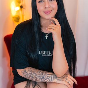 Model - ivy_youth dildo