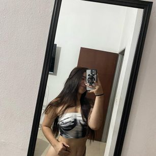 Model - Nazaq latina