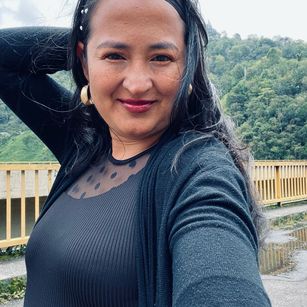 Model - RosaPretty COLOMBIAN