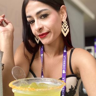 Model - dulceandyors squirt