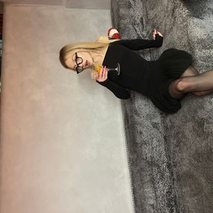 Model - Alice_dostoyevski sexual