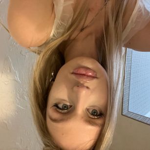 Model - Alice_dostoyevski blonde