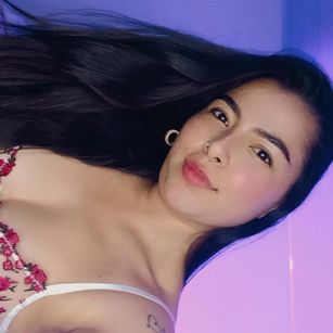 Model - Iris Moira curvy