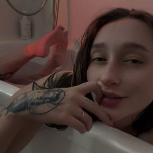 Model - Honeybun legs