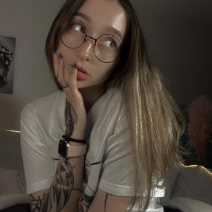 Model - Honeybun sex