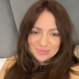 Model - AlisiaMilf horny