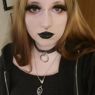Model - Aivey Goth Goth