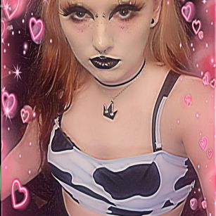 Model - Aivey Goth Pale