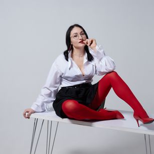 Model - StefanaJerome striptease