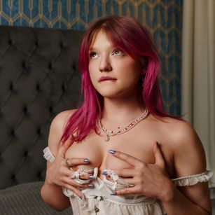 Model - Sonya skinny