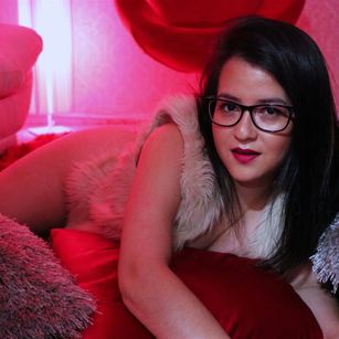 Model - Avril Tierna