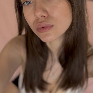 Model - BellaGlem striptease