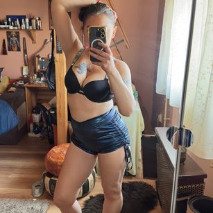 Model - GoddessBianca pantyhose