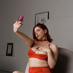 Model - Lisavamp Humiliation